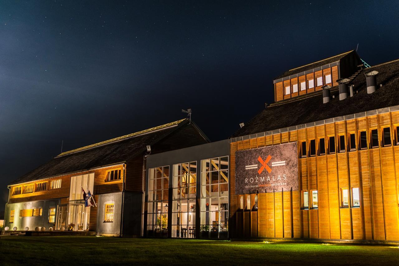 Rozmalas Ceraukste Esterno foto